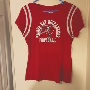 Woman's large Tampa Bay Buccaneers tshirt. Official NFL Apparel